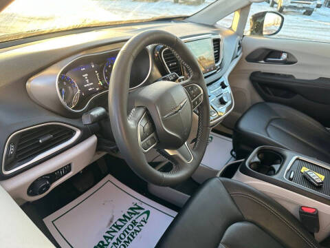 2024 Chrysler Pacifica Touring L