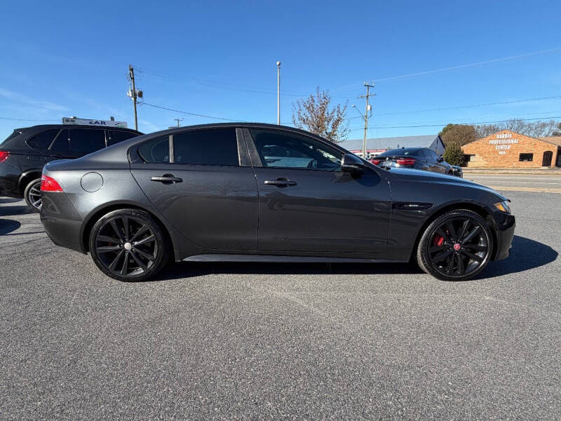 2017 Jaguar XE 35t R-Sport