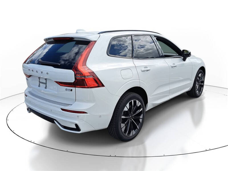 2026 Volvo XC60 B5 Plus