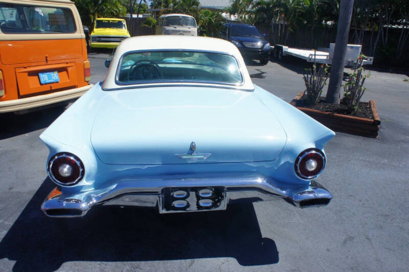 1957 Ford Thunderbird