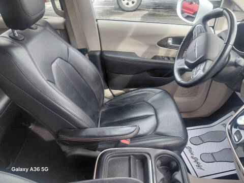 2017 Chrysler Pacifica Touring-L