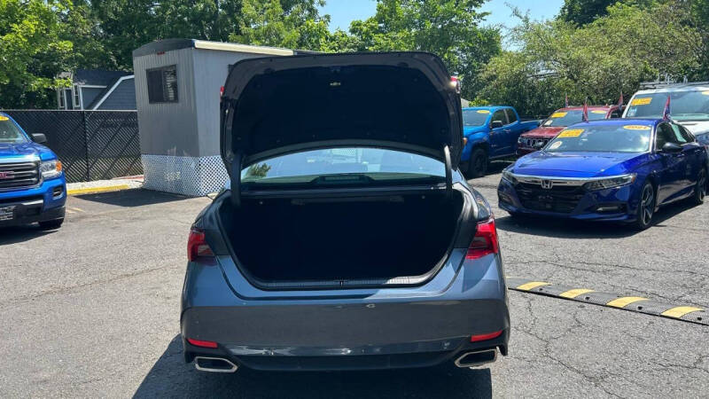 2022 Toyota Avalon XLE