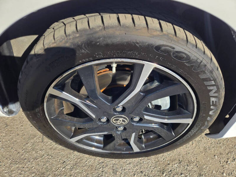 2016 Toyota Yaris 5-Door SE