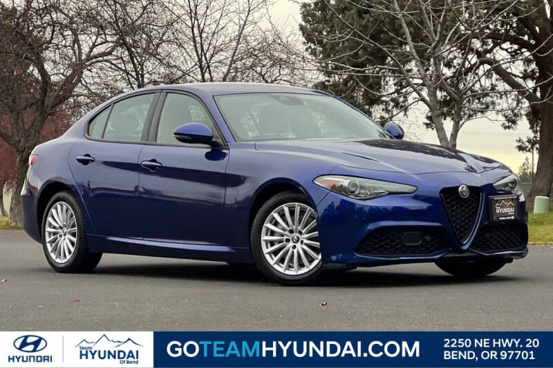 2022 Alfa Romeo Giulia Base's photo