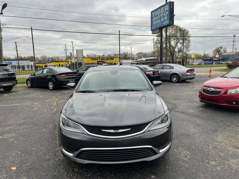 2016 Chrysler 200 for sale at TIGER AUTO SALES INC in Redford MI