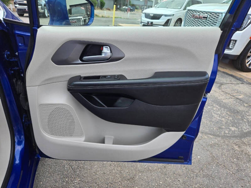 2021 Chrysler Pacifica Touring L
