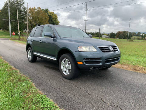 2004 Volkswagen Touareg for sale at TRAVIS AUTOMOTIVE in Corryton TN