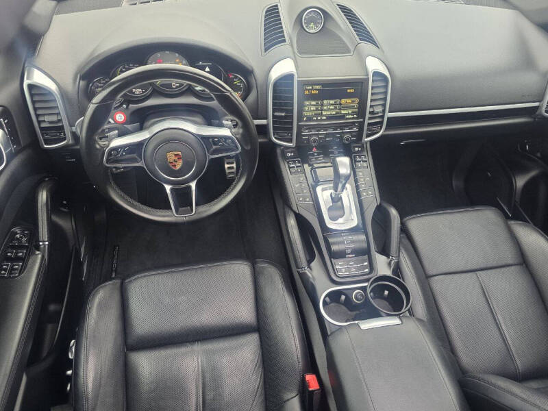 2016 Porsche Cayenne S E-Hybrid