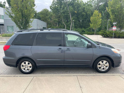 2007 Toyota Sienna LE 8-Passenger