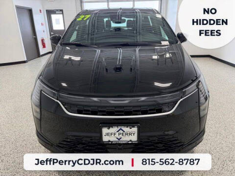 2027 Chrysler Pacifica Select