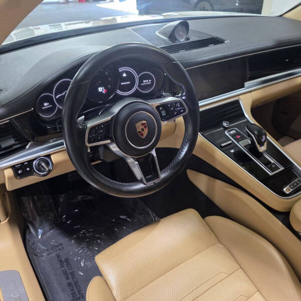 2017 Porsche Panamera