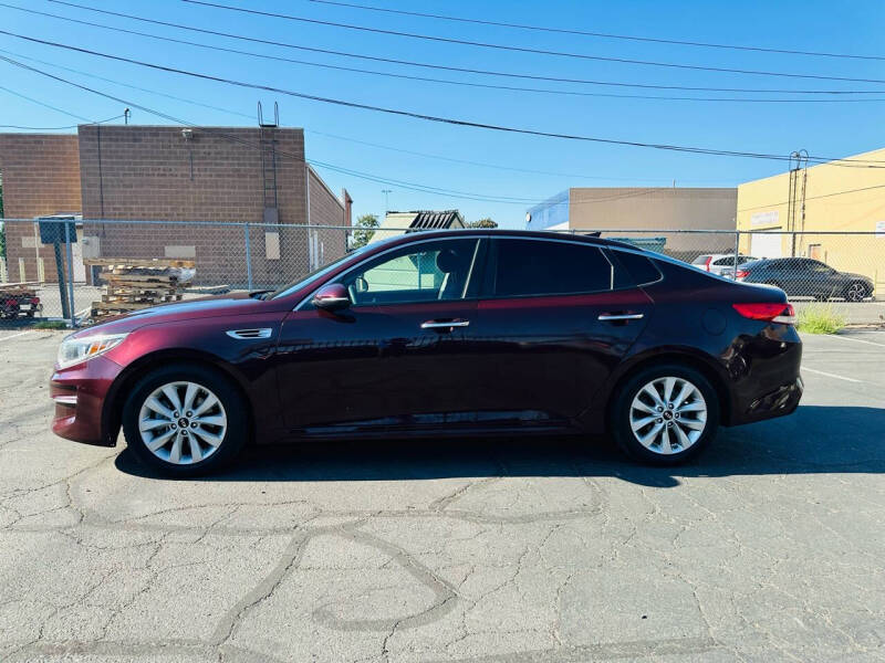 2016 Kia Optima LX photo 9