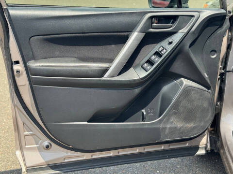 2016 Subaru Forester 2.5i