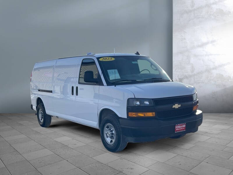 2023 Chevrolet Express 2500