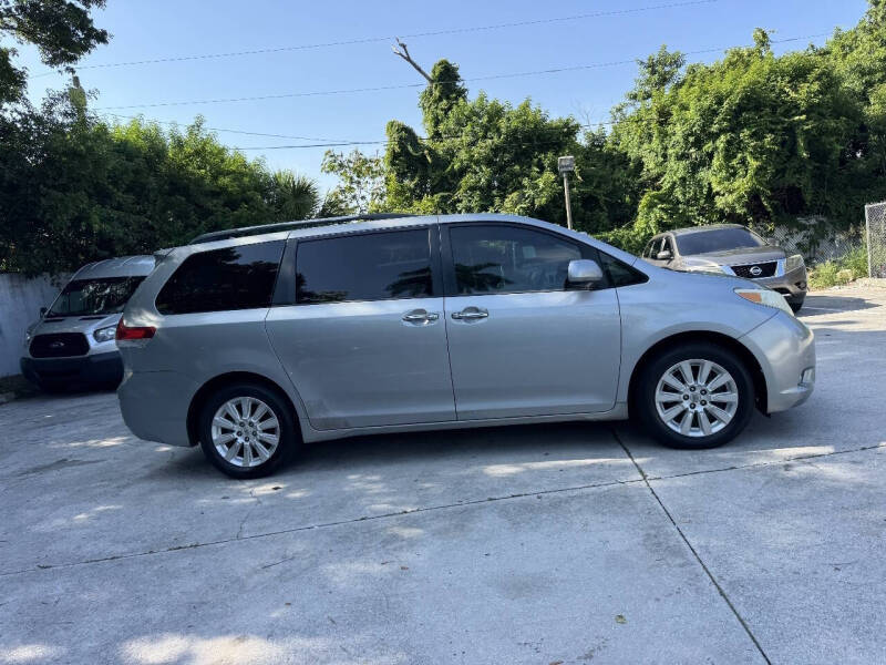 2011 Toyota Sienna XLE 7-Passenger