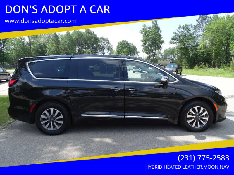 2023 Chrysler Pacifica Hybrid Limited's photo