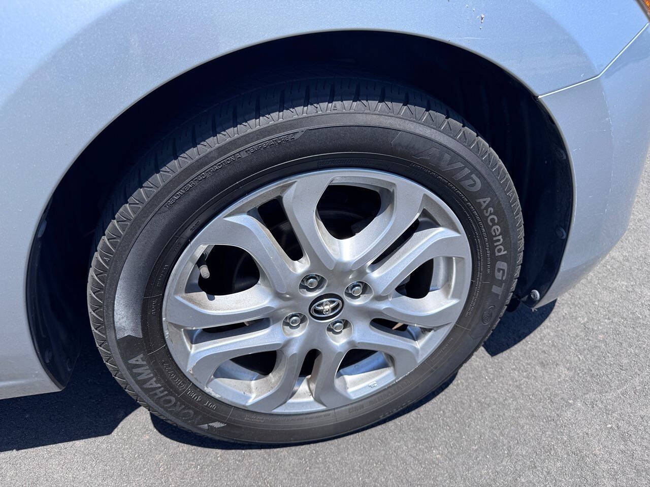 2018 Toyota Yaris iA 21