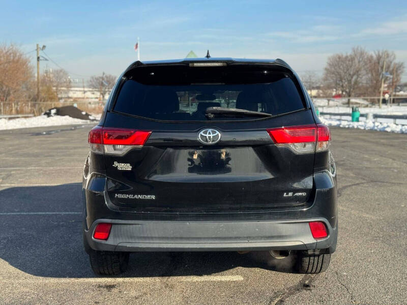 2018 Toyota Highlander LE