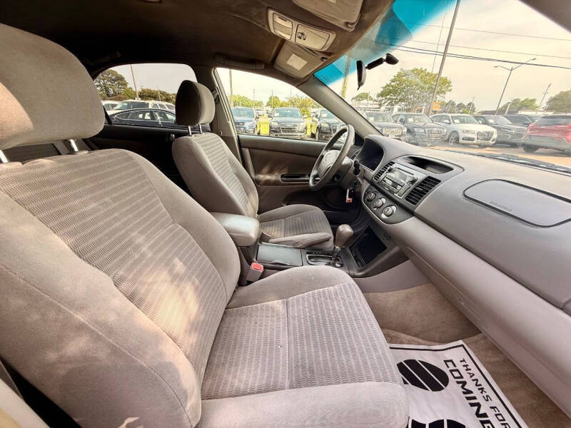 2005 Toyota Camry LE