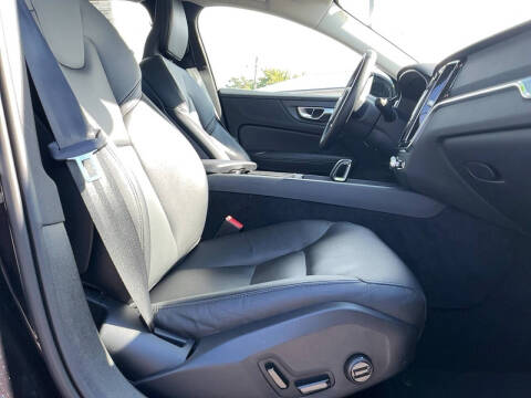 2024 Volvo S60 B5 Core Dark Theme