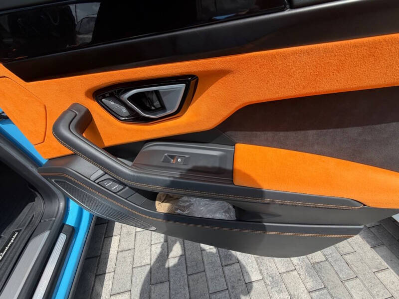 2022 Lamborghini Urus