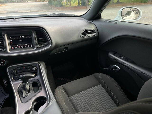 2021 Dodge Challenger SXT