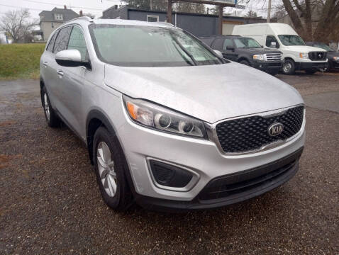 2017 Kia Sorento for sale at MEDINA WHOLESALE LLC in Wadsworth OH