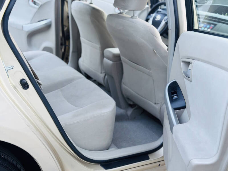 2010 Toyota Prius I