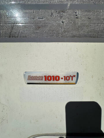 2000 Lance Camper 1010