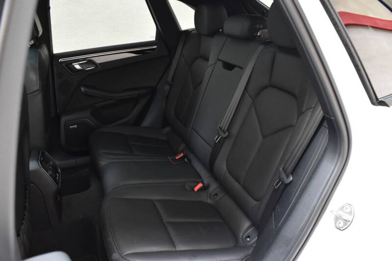 2022 Porsche Macan
