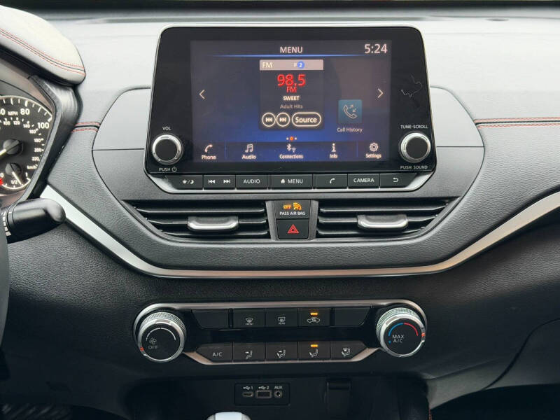 2022 Nissan Altima 2.5 SR