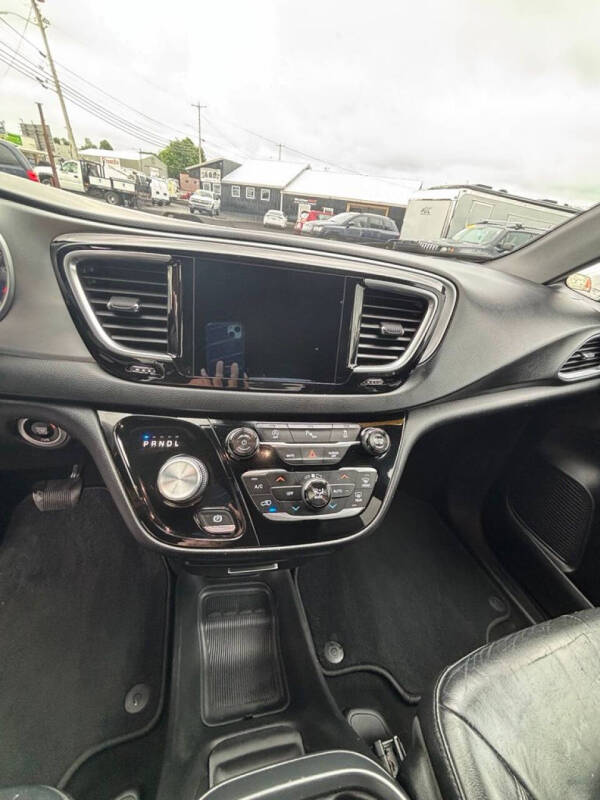 2018 Chrysler Pacifica Touring L