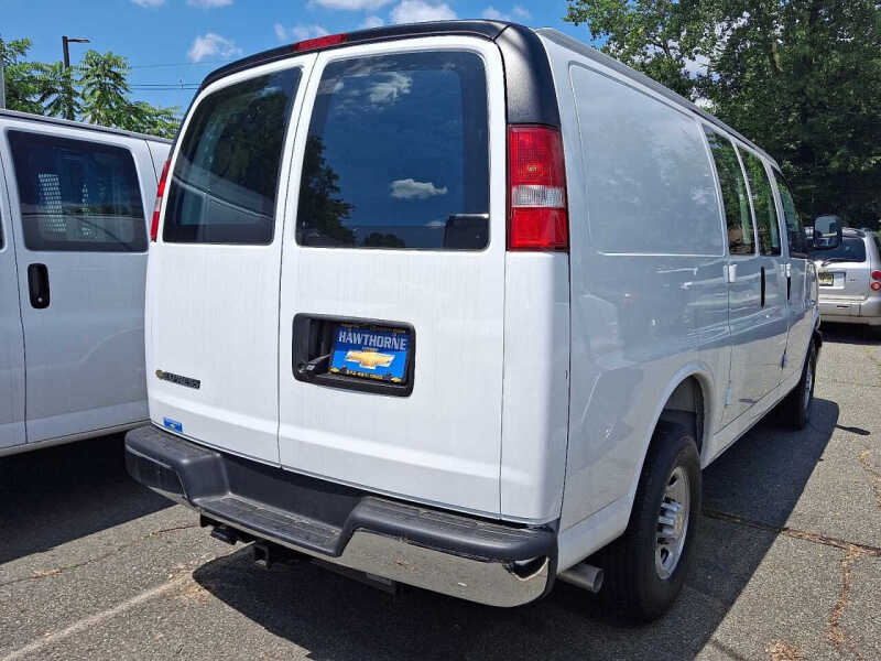2025 Chevrolet Express 2500