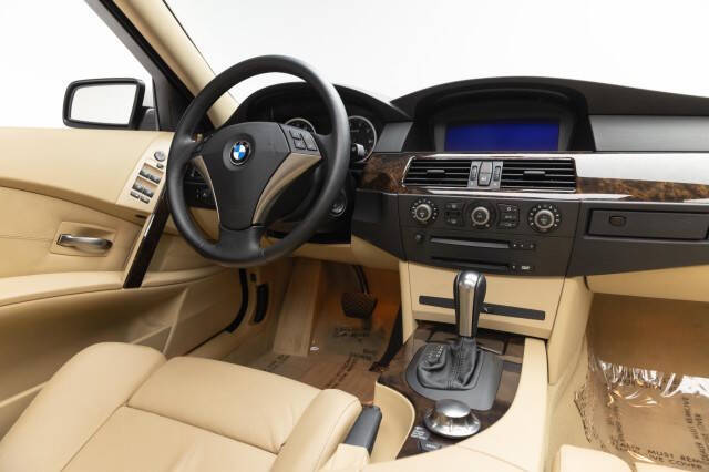 2004 BMW 5 Series 545i