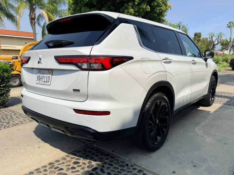 2022 Mitsubishi Outlander SE