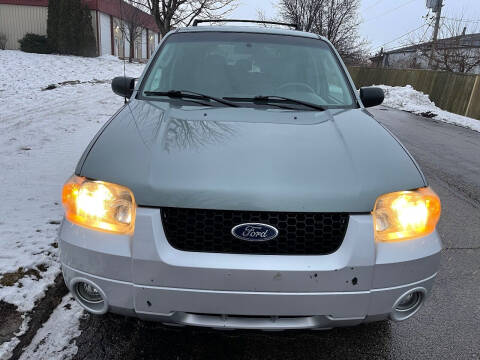 2006 Ford Escape Hybrid for sale at Luxury Cars Xchange in Lockport IL