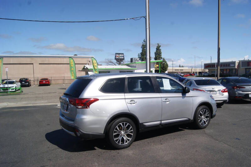 2018 Mitsubishi Outlander ES