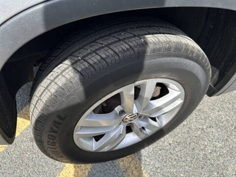 2015 Volkswagen Tiguan SE