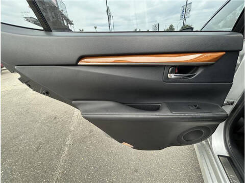 2013 Lexus ES 300h