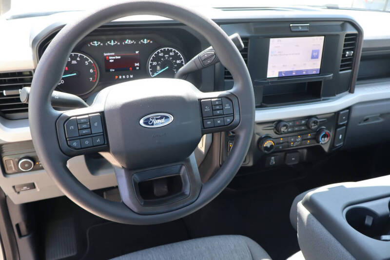 2025 Ford F-350 Super Duty XL