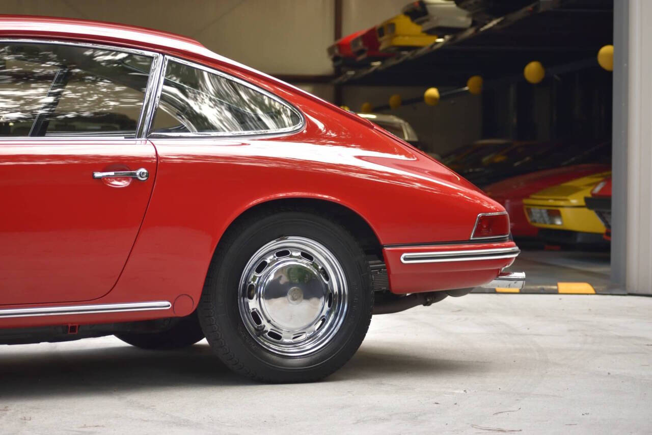 1966 Porsche 911 38