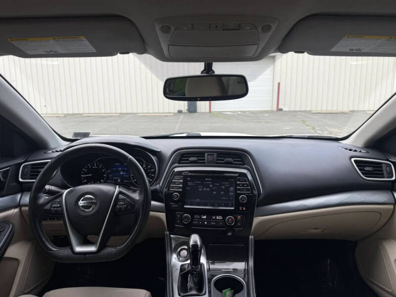 2017 Nissan Maxima