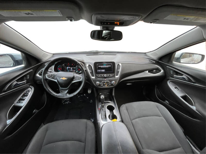 2016 Chevrolet Malibu 1LT photo 23