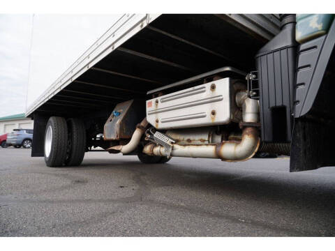 2015 Mitsubishi Fuso FE180