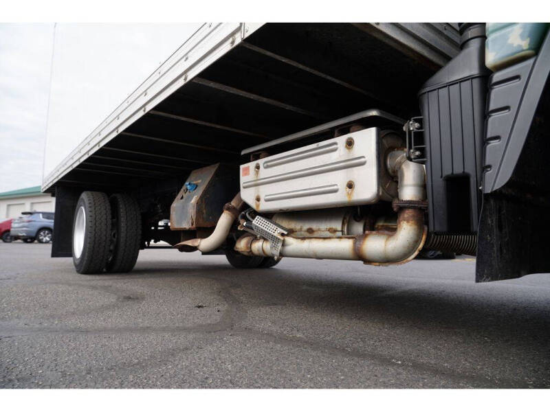 2015 Mitsubishi Fuso FE180