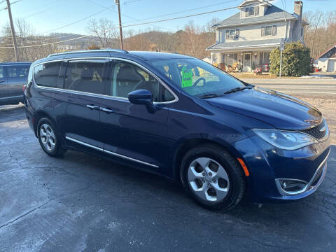 2017 Chrysler Pacifica Touring-L Plus