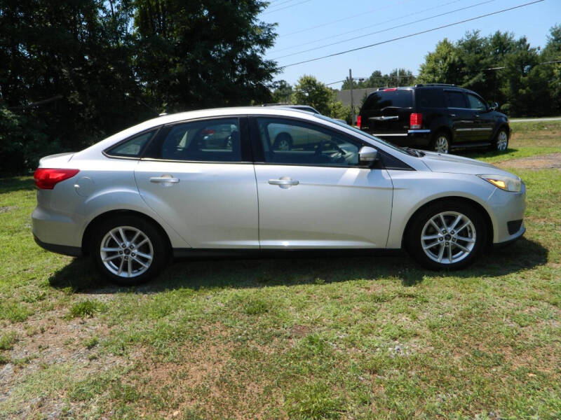 2016 Ford Focus SE photo 7