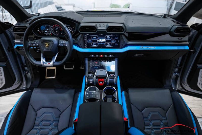 2025 Lamborghini Urus SE