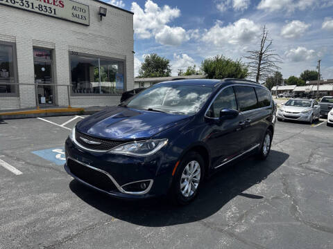 2017 Chrysler Pacifica Touring-L