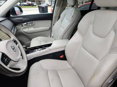 2020 Volvo XC90 T5 Momentum